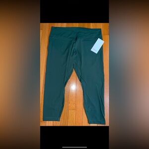 NWT lululemon athletica Green Leggings Soft Stretchy Fabric